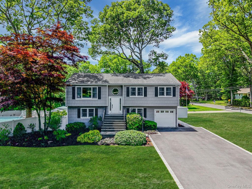 74A Hilltop Drive A, Smithtown, NY 11787
