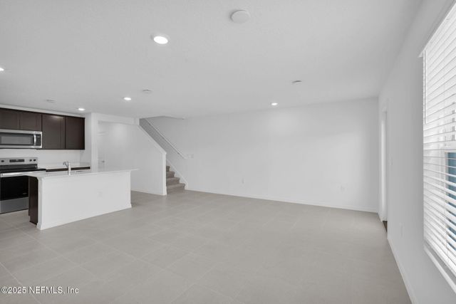 10125 TREASURE OAKS Court, Jacksonville, FL 32221
