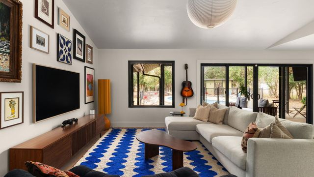 404 Whitetail DR, Manchaca, TX 78652