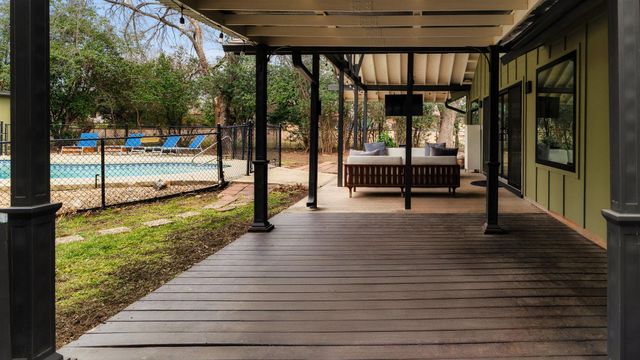 404 Whitetail DR, Manchaca, TX 78652