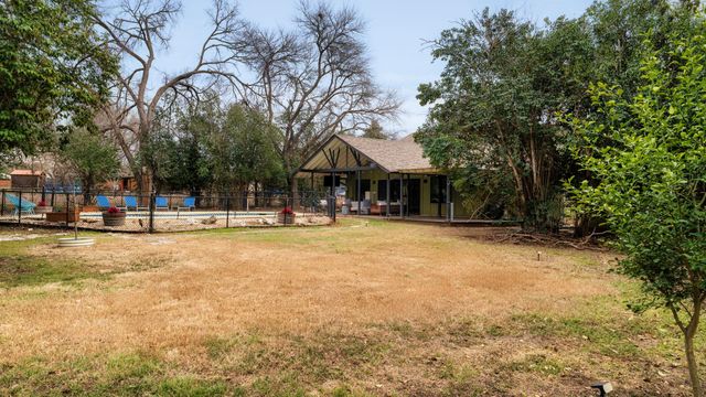 404 Whitetail DR, Manchaca, TX 78652
