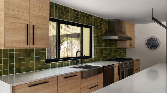 404 Whitetail DR, Manchaca, TX 78652