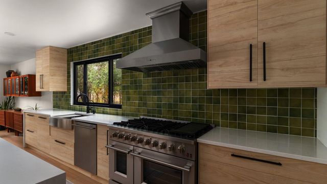 404 Whitetail DR, Manchaca, TX 78652