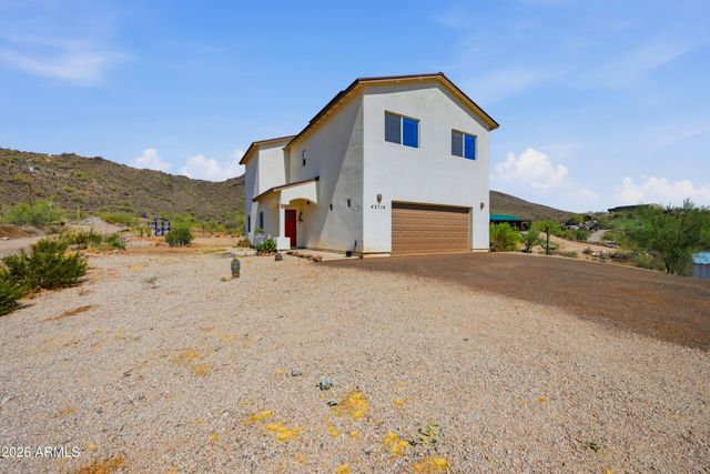 42714 N 11TH Avenue, New River, AZ 85087