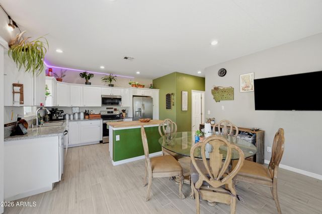 42714 N 11TH Avenue, New River, AZ 85087