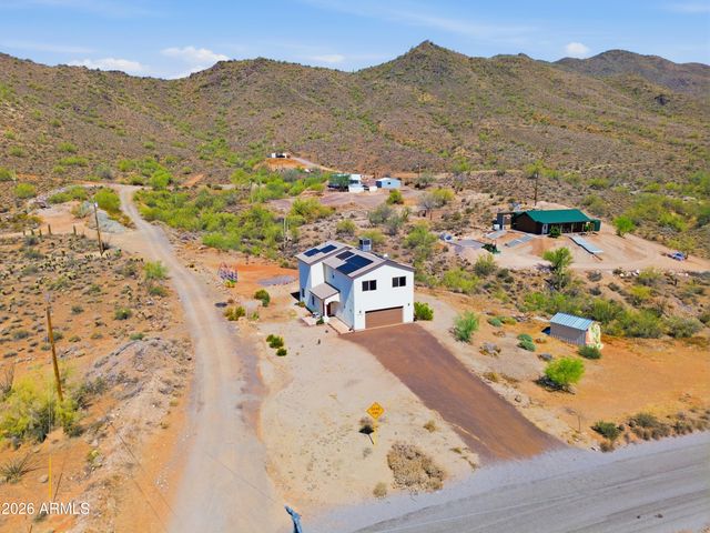 42714 N 11TH Avenue, New River, AZ 85087