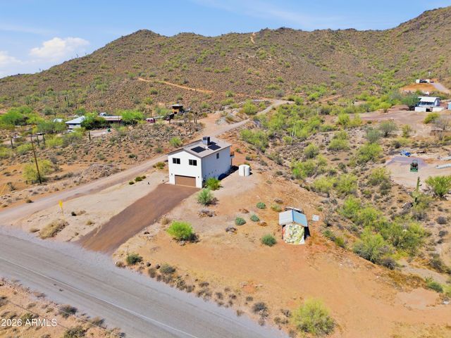 42714 N 11TH Avenue, New River, AZ 85087