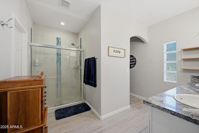 42714 N 11TH Avenue, New River, AZ 85087