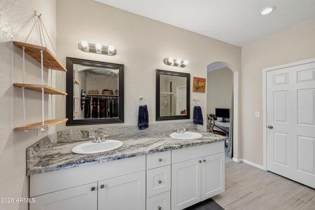42714 N 11TH Avenue, New River, AZ 85087