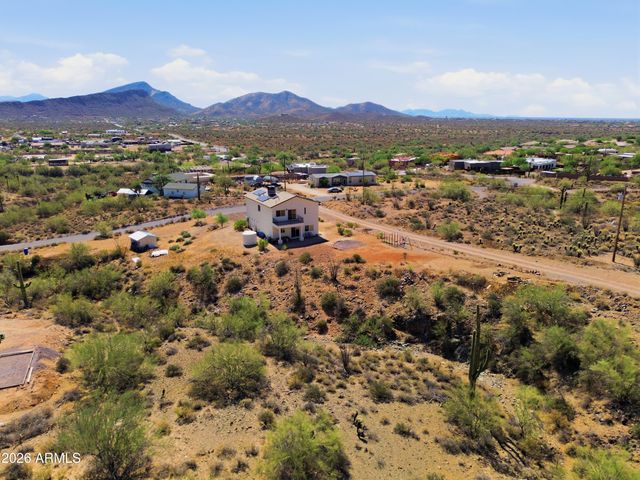 42714 N 11TH Avenue, New River, AZ 85087