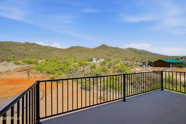 42714 N 11TH Avenue, New River, AZ 85087