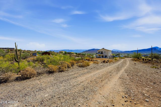 42714 N 11TH Avenue, New River, AZ 85087