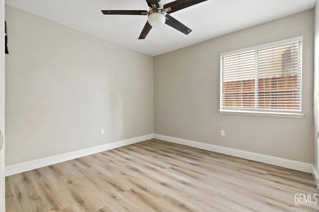 7625 Canyon Clover Drive, Bakersfield, CA 93313