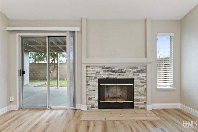 7625 Canyon Clover Drive, Bakersfield, CA 93313