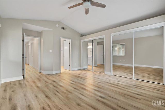 7625 Canyon Clover Drive, Bakersfield, CA 93313