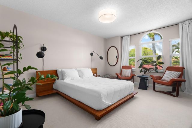 1321 Bayview Drive 4, Fort Lauderdale, FL 33304