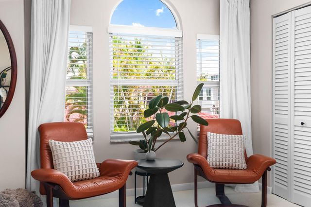 1321 Bayview Drive 4, Fort Lauderdale, FL 33304