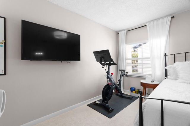 1321 Bayview Drive 4, Fort Lauderdale, FL 33304