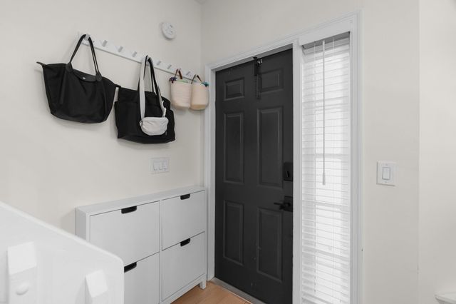 1321 Bayview Drive 4, Fort Lauderdale, FL 33304