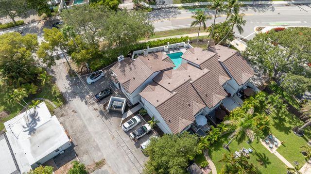 1321 Bayview Drive 4, Fort Lauderdale, FL 33304