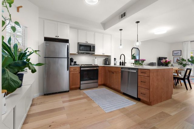 1321 Bayview Drive 4, Fort Lauderdale, FL 33304