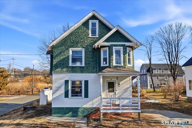 18 Maxson Street, Groton, CT 06355