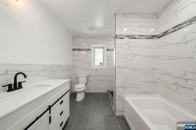 25 Winant Avenue, Ridgefield Park, NJ 07660