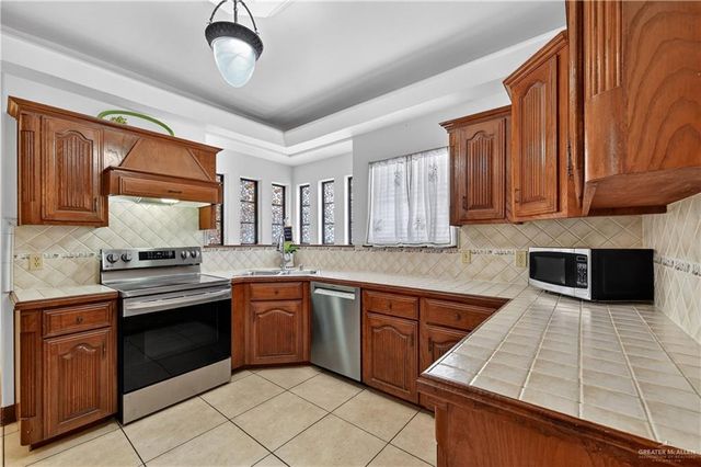 2804 Charlotte Drive, Pharr, TX 78577
