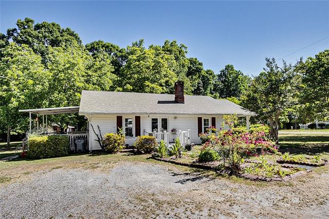 349 Ridge Road, Seagrove, NC 27341