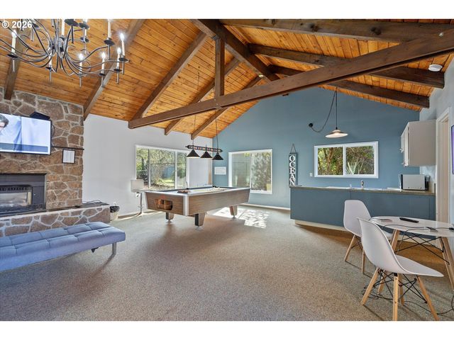 325 LANCER St 39, Lincoln City, OR 97367