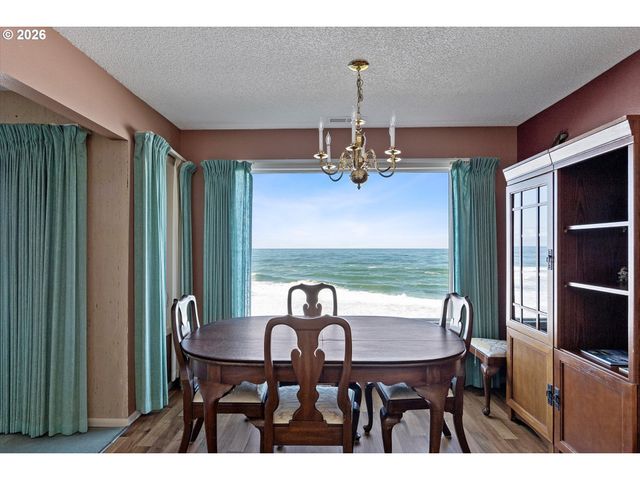 325 LANCER St 39, Lincoln City, OR 97367