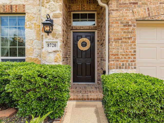 8720 Devonshire Drive, Fort Worth, TX 76131
