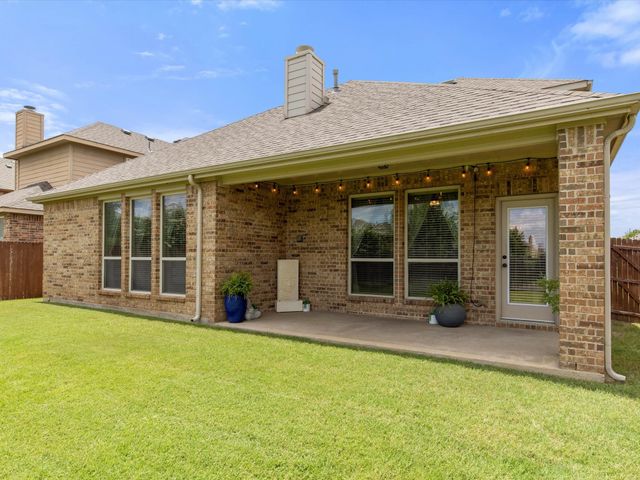 8720 Devonshire Drive, Fort Worth, TX 76131