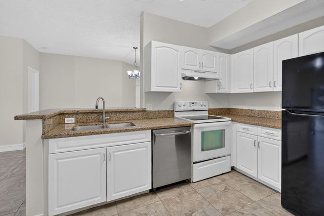 6960 SW 39th Street 207e, Davie, FL 33314