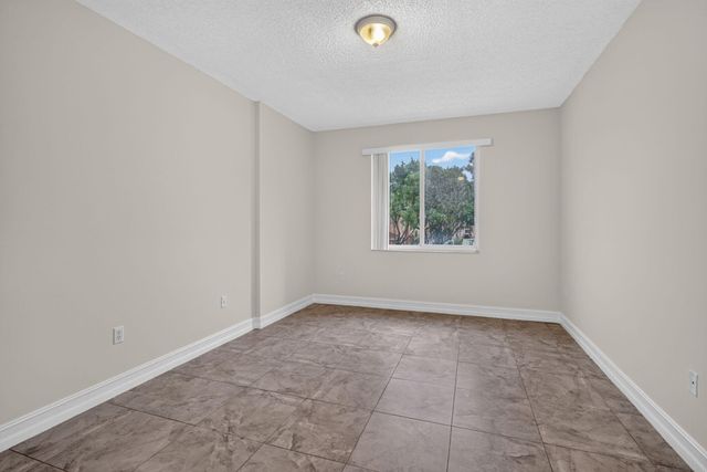 6960 SW 39th Street 207e, Davie, FL 33314