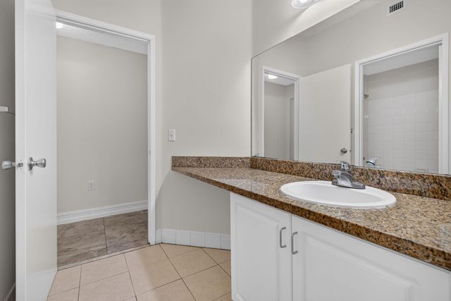 6960 SW 39th Street 207e, Davie, FL 33314