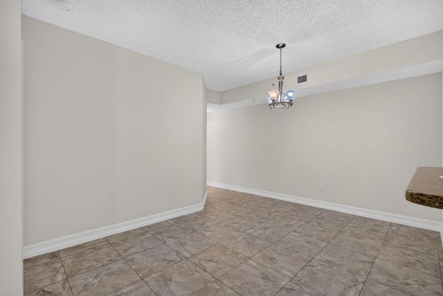 6960 SW 39th Street 207e, Davie, FL 33314