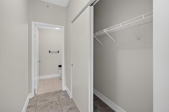 6960 SW 39th Street 207e, Davie, FL 33314