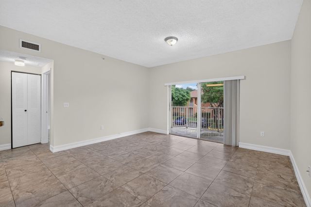 6960 SW 39th Street 207e, Davie, FL 33314