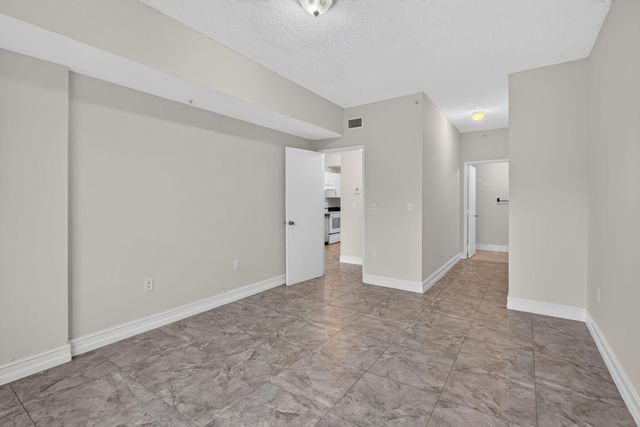 6960 SW 39th Street 207e, Davie, FL 33314