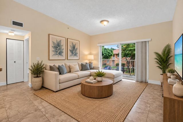 6960 SW 39th Street 207e, Davie, FL 33314