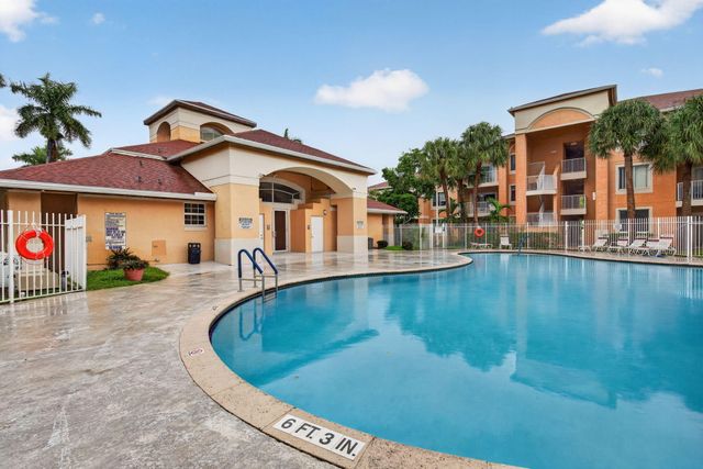 6960 SW 39th Street 207e, Davie, FL 33314