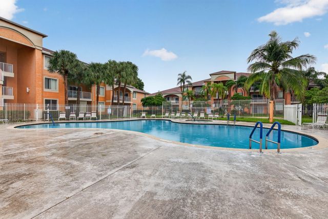 6960 SW 39th Street 207e, Davie, FL 33314