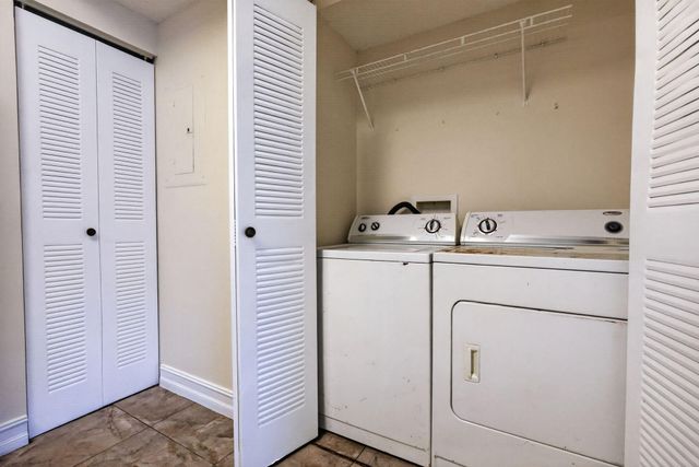 6960 SW 39th Street 207e, Davie, FL 33314