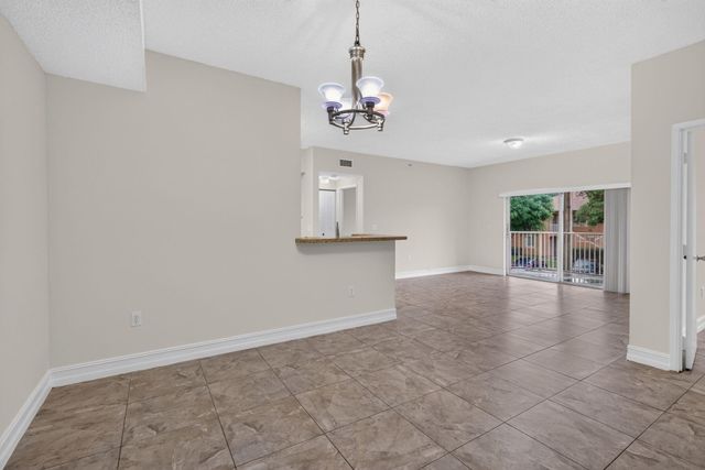 6960 SW 39th Street 207e, Davie, FL 33314