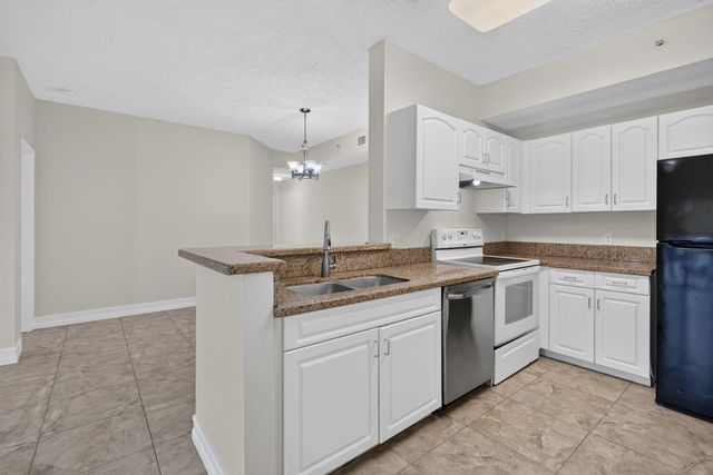 6960 SW 39th Street 207e, Davie, FL 33314