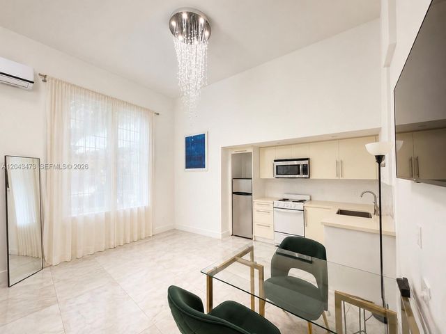 3025 Indian Creek Dr 109 109, Miami Beach, FL 33140