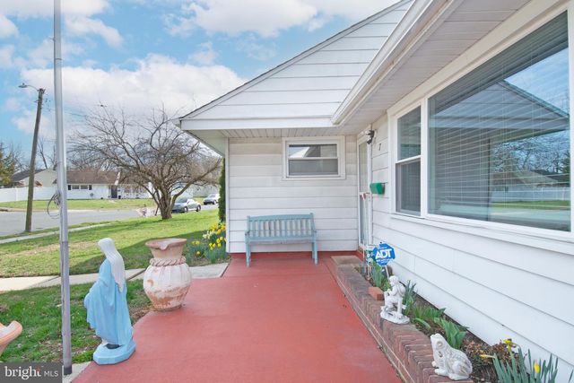 7 GAINOR RD, New Castle, DE 19720