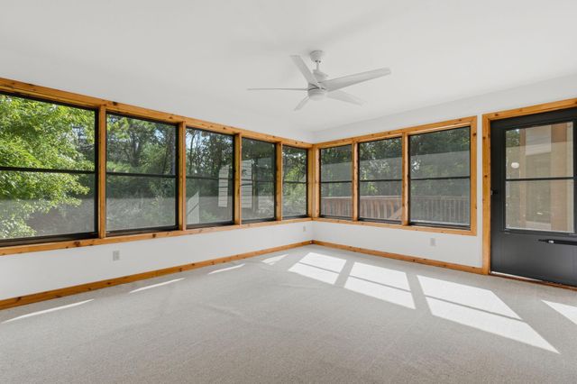 9272 Duckwood Trail, Woodbury, MN 55125