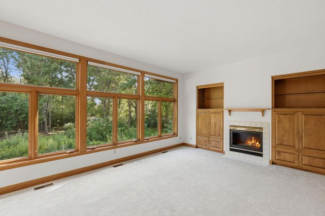 9272 Duckwood Trail, Woodbury, MN 55125